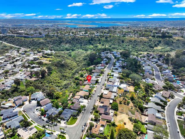 5403 Via Carancho, San Diego CA: https://media.crmls.org/mediaz/aa699a2a-aa44-44ca-ab85-d9ef52475865.jpg