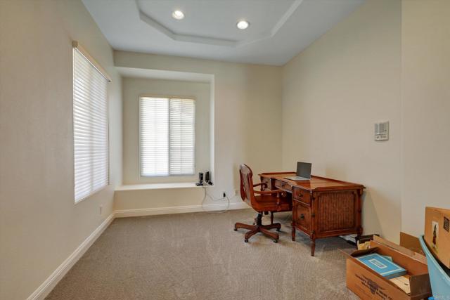 4009 11 Flowerwood Lane, Fallbrook CA: https://media.crmls.org/mediaz/aa69bfe3-80c8-4f62-90b3-7ab83d6642e3.jpg