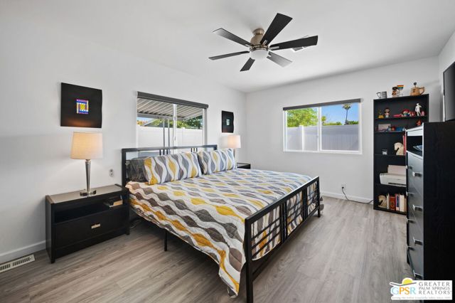 240 Los Pinos Drive, Palm Springs CA: https://media.crmls.org/mediaz/aa6a084a-da27-4942-b196-c84ddbaaf167.jpg