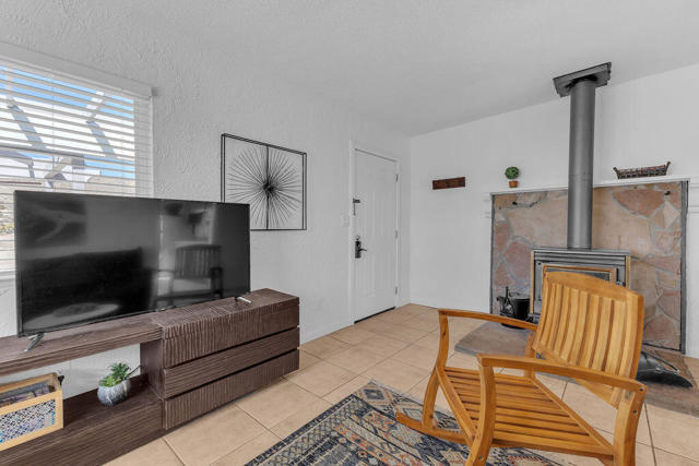 5797 Linda Lee Drive, Yucca Valley CA: https://media.crmls.org/mediaz/aa6b4514-7135-4c35-aa1a-62e8fa3516b3.jpg