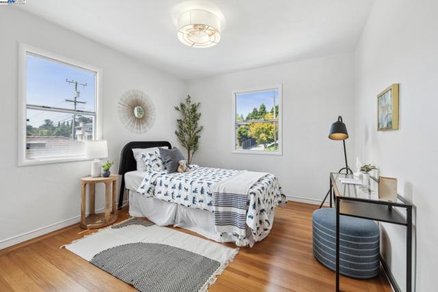 4859 Seaview Ave, Castro Valley CA: https://media.crmls.org/mediaz/aa6b5ff4-4cdb-4d42-8257-bdb8ce256eb3.jpg