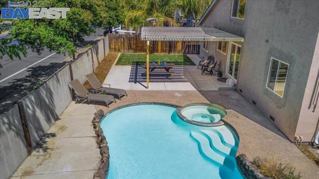 21 Lisa Ct, Brentwood CA: https://media.crmls.org/mediaz/aa6b8bd7-3d9b-4c48-8f79-d3b1e70416d6.jpg