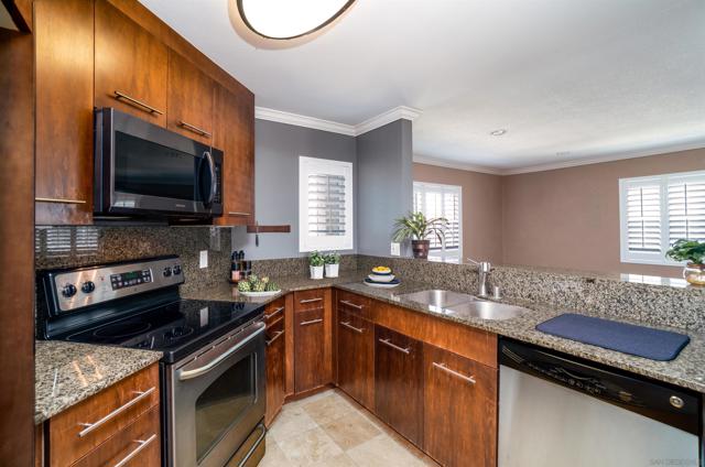 7405 Charmant Dr, San Diego CA: https://media.crmls.org/mediaz/aa6bfaa5-c3ba-4741-8218-2866fc4d34e1.jpg