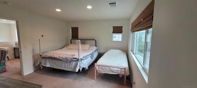 35373 White Camarillo Ln, Fallbrook CA: https://media.crmls.org/mediaz/aa6c11fd-769b-424c-9c39-75503a2e6cca.jpg