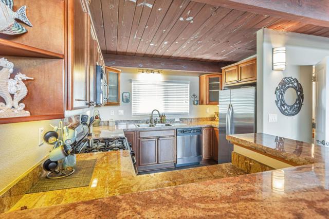156 Mar Vista Drive, Monterey CA: https://media.crmls.org/mediaz/aa6c1abe-6b21-4f7e-80ca-f24c50c0f35e.jpg