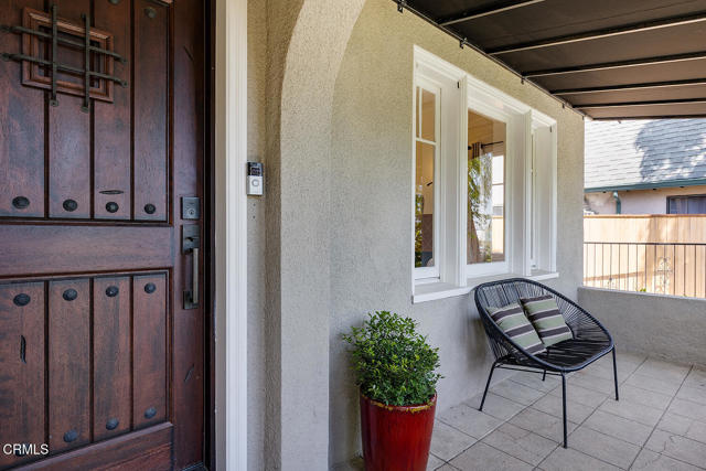 1807 New York Drive, Altadena CA: https://media.crmls.org/mediaz/aa6c203a-c9d6-4e41-83c6-2b391dfecc6a.jpg