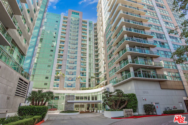 13700 MARINA POINTE Drive, Marina del Rey, California 90292, 2 Bedrooms Bedrooms, ,2 BathroomsBathrooms,Condominium,For Sale,MARINA POINTE,24396671