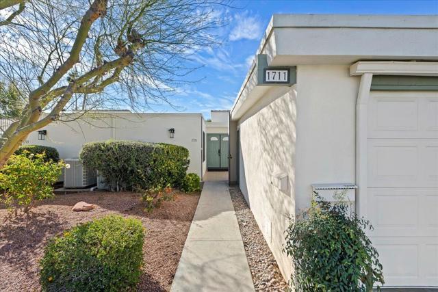 1711 Grand Bahama Drive W, Palm Springs, CA 92264