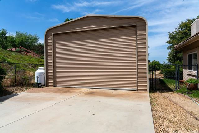 30646 Red Hawk Road, Valley Center CA: https://media.crmls.org/mediaz/aa6d8dd6-a238-4e38-8d0c-66fec3b44591.jpg