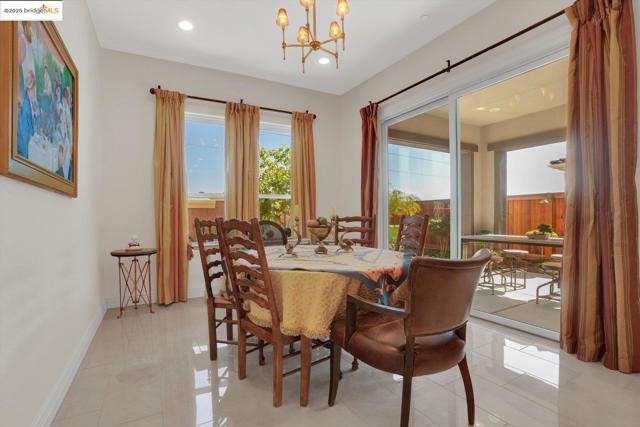 1577 Chianti LN, Brentwood CA: https://media.crmls.org/mediaz/aa6db2c0-f797-444e-87d0-fbc457a7a2e5.jpg