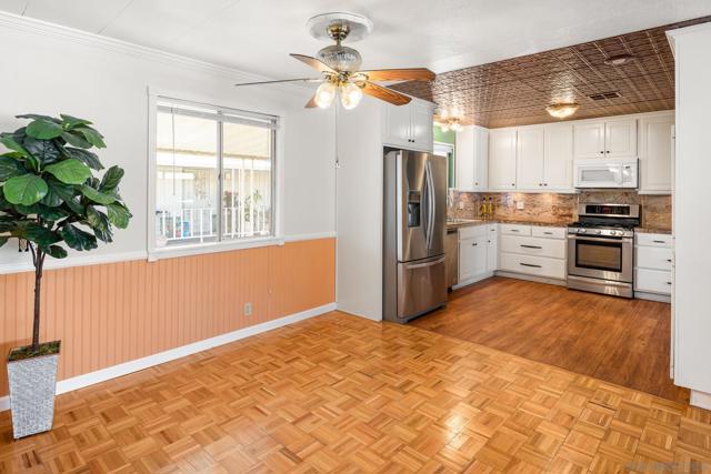 2700 Valley Parkway, Escondido CA: https://media.crmls.org/mediaz/aa6e7409-6398-476b-8ec9-ebdbb911d750.jpg