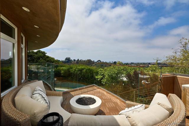 1749 Noma Lane, Encinitas CA: https://media.crmls.org/mediaz/aa6ee0b2-418e-477f-b436-a78a1cc18245.jpg