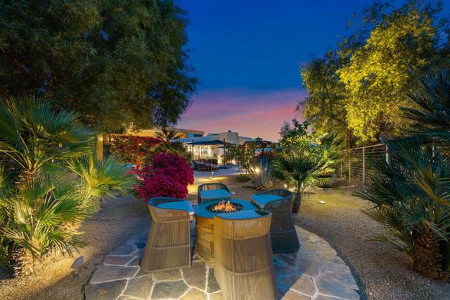 3295 Tiger Tail Lane, Palm Springs CA: https://media.crmls.org/mediaz/aa6f0e60-d560-48df-a327-d83db3630a96.jpg