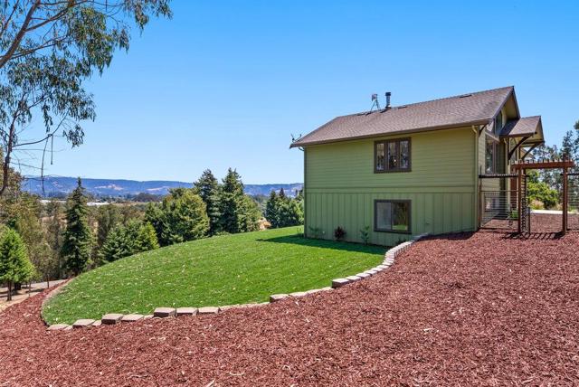 350 Windsong Way, Watsonville CA: https://media.crmls.org/mediaz/aa6fc866-b039-4158-bdfb-78732358fc4e.jpg