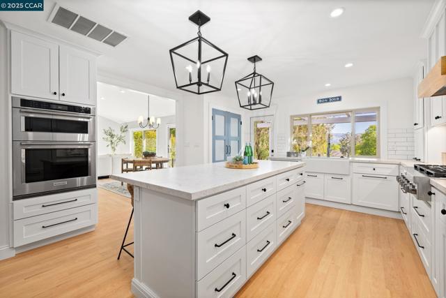 685 Saint George Rd, Danville CA: https://media.crmls.org/mediaz/aa70475e-1c53-4350-98ea-8cf34dc7f23e.jpg
