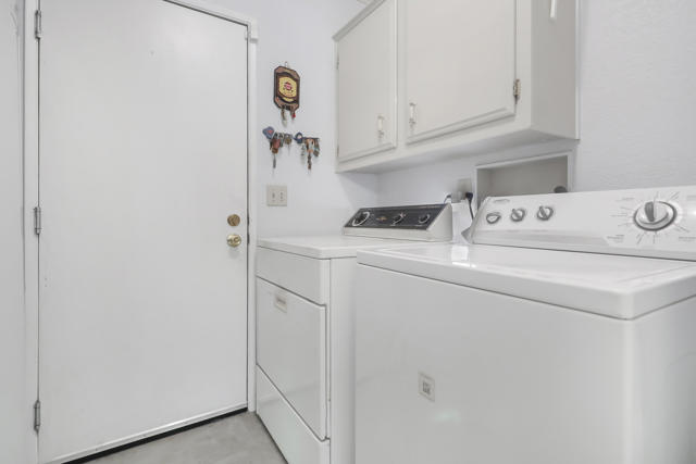 47867 Los Amigos Court, Indio CA: https://media.crmls.org/mediaz/aa715ced-1526-4f96-ba86-4c4370fe7101.jpg