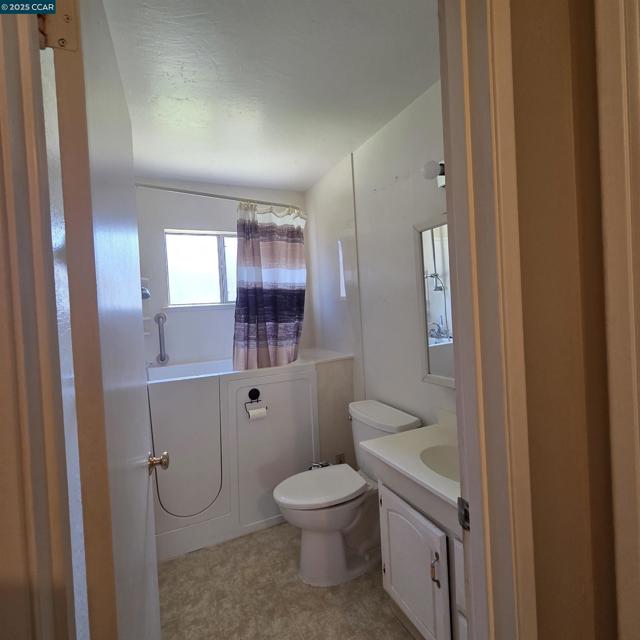 2771 Cornelius Dr, San Pablo CA: https://media.crmls.org/mediaz/aa717923-b427-4cb8-9004-2031ba03a644.jpg