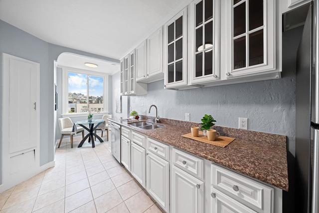 454 Ellington Avenue, San Francisco CA: https://media.crmls.org/mediaz/aa72a443-addf-4a55-8399-90d6fd820307.jpg