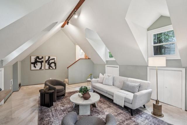 13872 Silver Sky Way, Woodside CA: https://media.crmls.org/mediaz/aa72d2a9-5766-424c-8d35-b112c1dea421.jpg