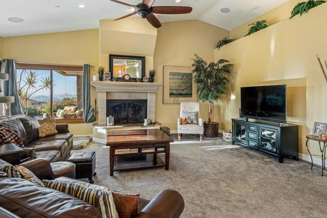 Detail Gallery Image 9 of 21 For 28623 Willow Park, Escondido,  CA 92026 - 4 Beds | 3 Baths