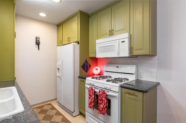 Detail Gallery Image 7 of 29 For 103 W Mountain St #C,  Glendale,  CA 91202 - 1 Beds | 1 Baths