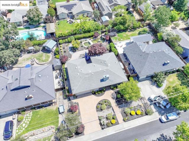 1271 Camino Tassajara, Danville CA: https://media.crmls.org/mediaz/aa73bfc7-9089-4da9-b5a2-8686b96a1f4c.jpg