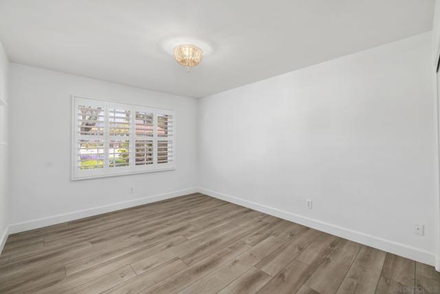 17268 Bernardo Oaks Dr, San Diego CA: https://media.crmls.org/mediaz/aa73cb82-1aac-4401-9a14-0016b56c5d13.jpg