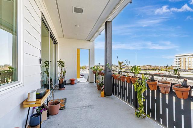 2250 Kilowatt Way, Fremont CA: https://media.crmls.org/mediaz/aa73f06b-8465-4450-a62d-280c77e027a3.jpg