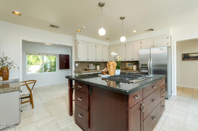 Detail Gallery Image 21 of 74 For 3550 Santa Carlotta St, Glendale,  CA 91214 - 5 Beds | 4 Baths