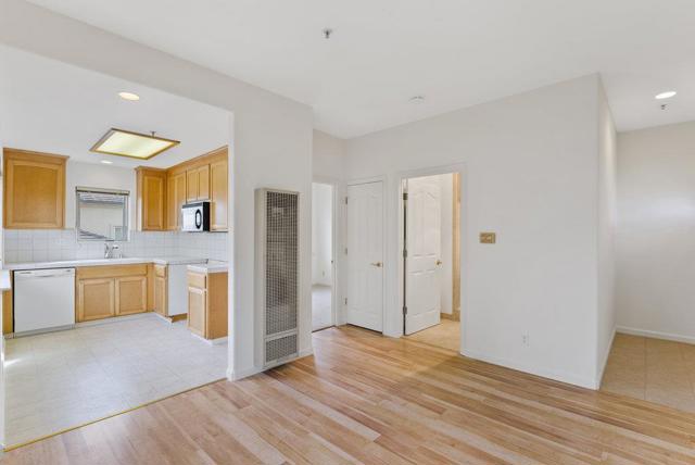 940 W Cliff Drive, Santa Cruz CA: https://media.crmls.org/mediaz/aa740f86-bd81-4864-befa-aa0987cbc782.jpg