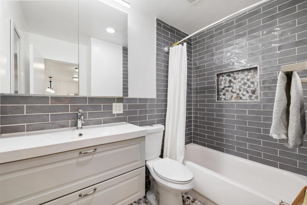 1645 Emerald - photo 15