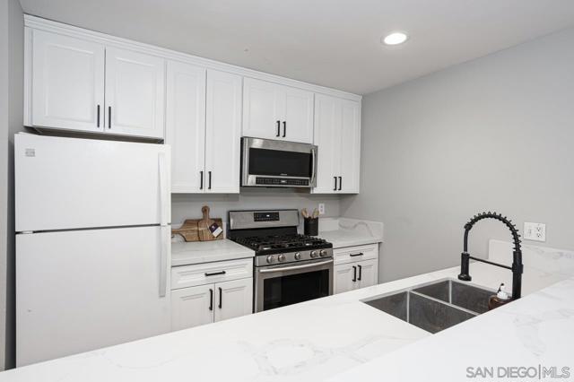 1625 Hotel Cir S, San Diego CA: https://media.crmls.org/mediaz/aa753d32-f477-459a-9b29-9ea0133a17eb.jpg