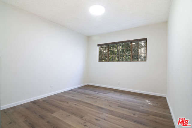 1937 S Bedford Street, Los Angeles CA: https://media.crmls.org/mediaz/aa756c18-6653-4add-a55c-5ba00e6e9b4f.jpg