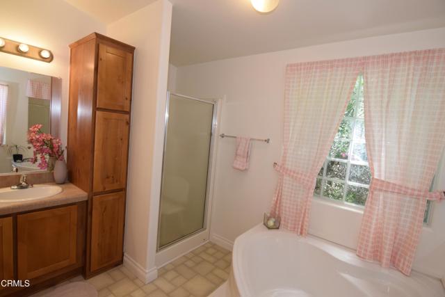 4201 Topanga Canyon Blvd. Boulevard, Woodland Hills CA: https://media.crmls.org/mediaz/aa758808-1f60-4a73-95f8-68c9ec783fe2.jpg