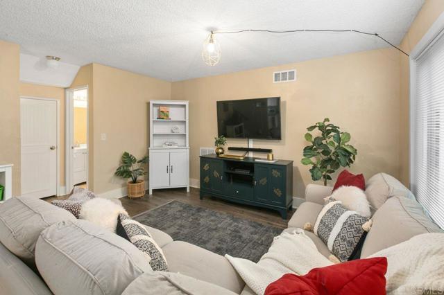 Photo #3: PTP2301279 Listing 