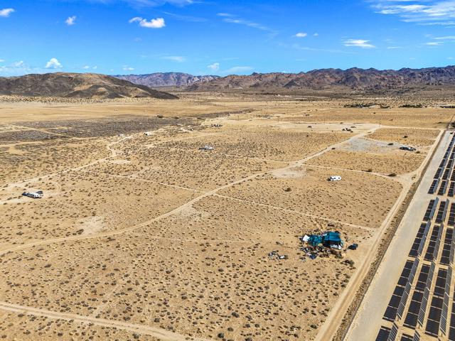 0 Sun Mesa Road, Joshua Tree CA: https://media.crmls.org/mediaz/aa75e928-c5e0-4812-ba06-c27b7fef565a.jpg