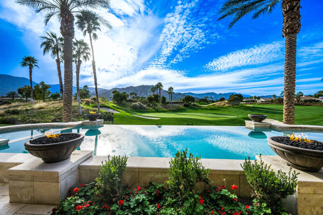 Image 67 of 102 For 52977 Via Dona