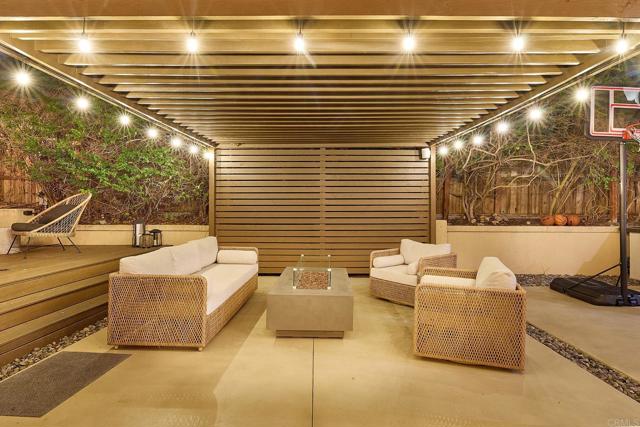 2610 Garden House Road, Carlsbad CA: https://media.crmls.org/mediaz/aa767606-e5d9-4d48-aa3e-2861340fab3f.jpg