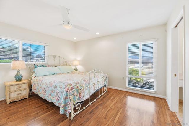 12091 Lomica Dr, San Diego CA: https://media.crmls.org/mediaz/aa76d22d-8455-4976-958f-b4937b1e6cb7.jpg