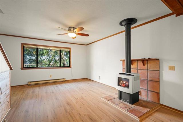 19960 Skyline Boulevard, Los Gatos CA: https://media.crmls.org/mediaz/aa773782-cca3-4731-ab06-606e60305494.jpg