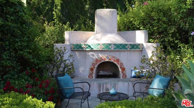3756 FOOTHILL ESTATE (Private Lane) Road, Santa Barbara CA: https://media.crmls.org/mediaz/aa7867c4-f677-4a46-8c1f-ca3883a52c9e.jpg