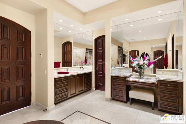 3 Coronado Court, Rancho Mirage CA: https://media.crmls.org/mediaz/aa787429-c093-4523-a752-f381bd61df31.jpg