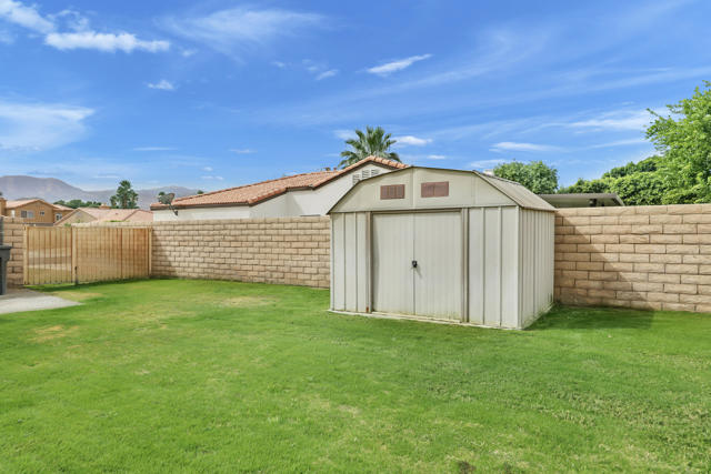Image 24 of 28 For 80490 Paseo Tesoro