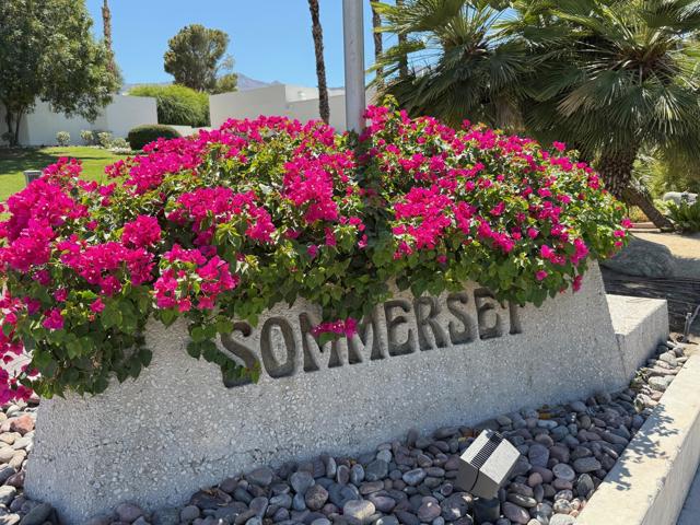 72350 Rim Drive, Palm Desert CA: https://media.crmls.org/mediaz/aa7a5c19-7103-4dec-b95f-398c1b9dfc2f.jpg