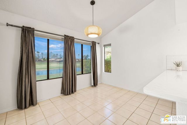 41387 Princeville Lane, Palm Desert CA: https://media.crmls.org/mediaz/aa7adf90-df97-45f7-88c7-f6a02911e460.jpg