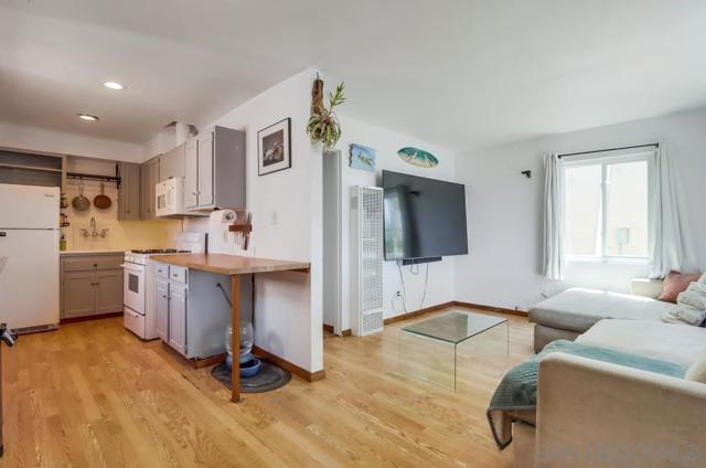 4053 55 Jewell St, San Diego CA: https://media.crmls.org/mediaz/aa7c4117-31fe-4af6-a9fc-72eccd89a43a.jpg