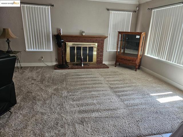 4606 Arabian WAY, Antioch CA: https://media.crmls.org/mediaz/aa7ccbd0-2c4b-4edb-a1e5-1293ffabfc2d.jpg
