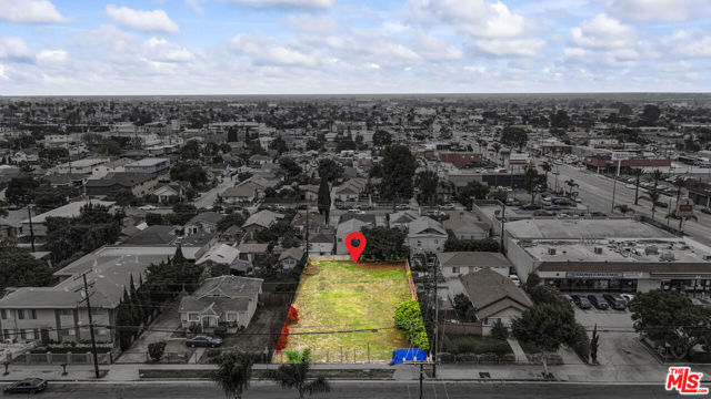 316 E Hardy Street, Inglewood CA: https://media.crmls.org/mediaz/aa7ddf52-676c-49d5-8ac2-e32b9fdd17c3.jpg