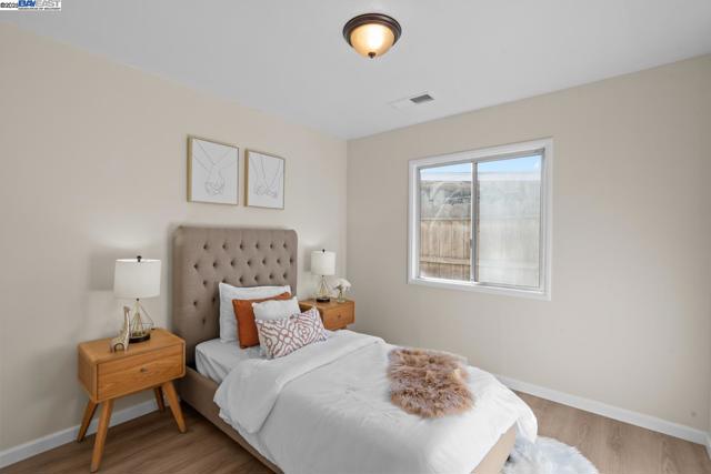 Image 13 of 34 For 2078 Fairbanks