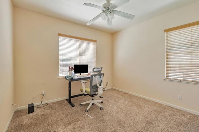 367 Sunburst Street, Los Banos CA: https://media.crmls.org/mediaz/aa7f0f15-6ad3-49c3-90f7-4caf256699ea.jpg